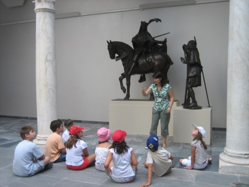 Excursión de la escuela de verano a un museo